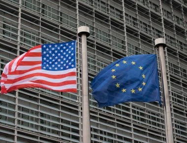 Νέος γύρος συζητήσεων για την εμπορική συμφωνία μεταξύ Ουάσινγκτον-Βρυξελλών